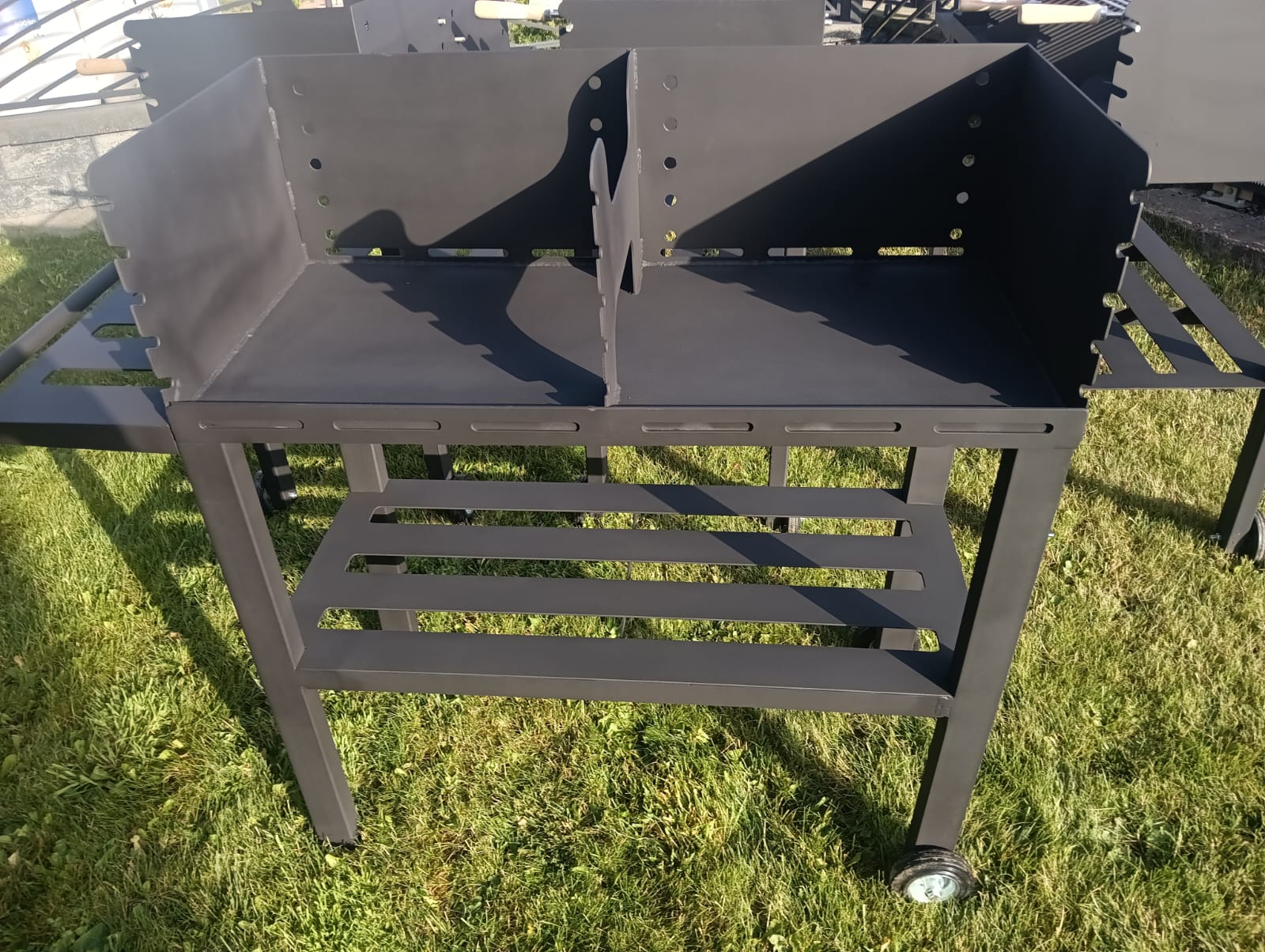 Grill ogrodowy stalowy